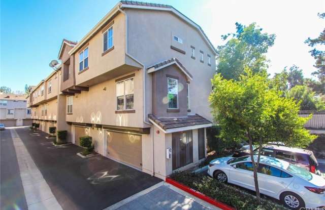 180 Hayden Way - 180 Hayden Way, Brea, CA 92821