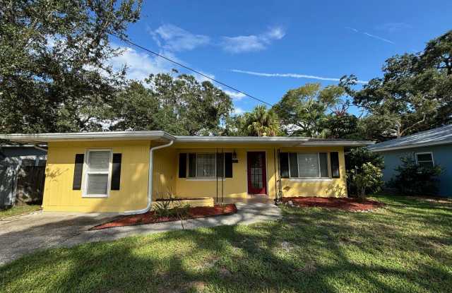 Gorgeous 3br/2ba single family in Dunedin! - 1727 Douglas Avenue, Dunedin, FL 34698