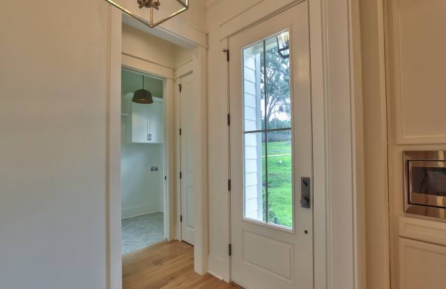 4306 Terebinth Gallery 4