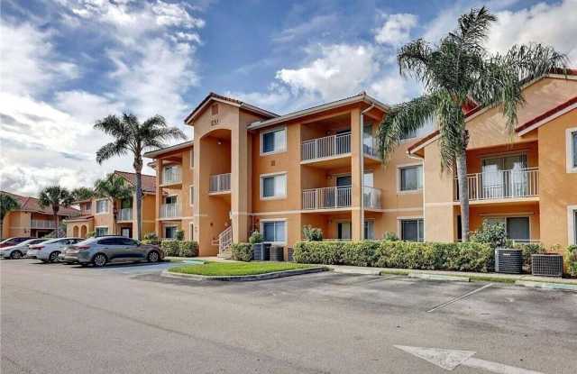 231 SW PALM Drive Gallery 2