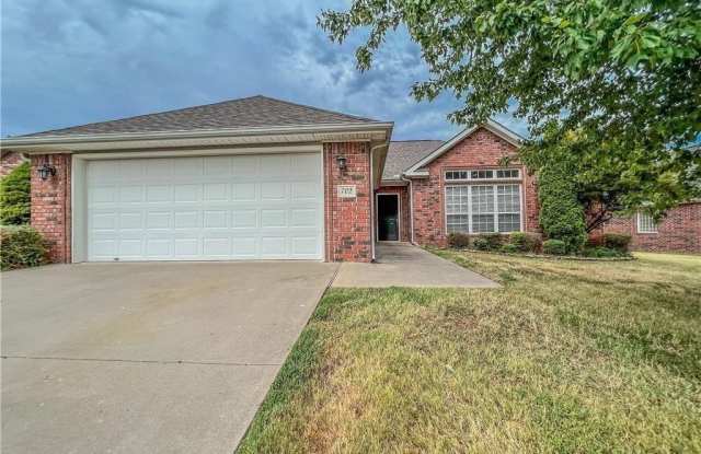 702  SW Duke  ST - 702 Southwest Duke Avenue, Bentonville, AR 72712
