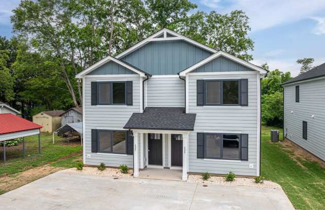 3834 A-B Maid Marion Ln , Spartanburg, SC 29302 photos photos