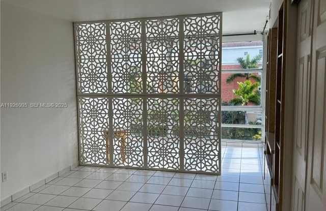 210 172nd St photos photos