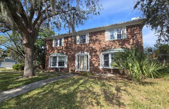 300 CYPRESS CREEK CIRCLE photos photos