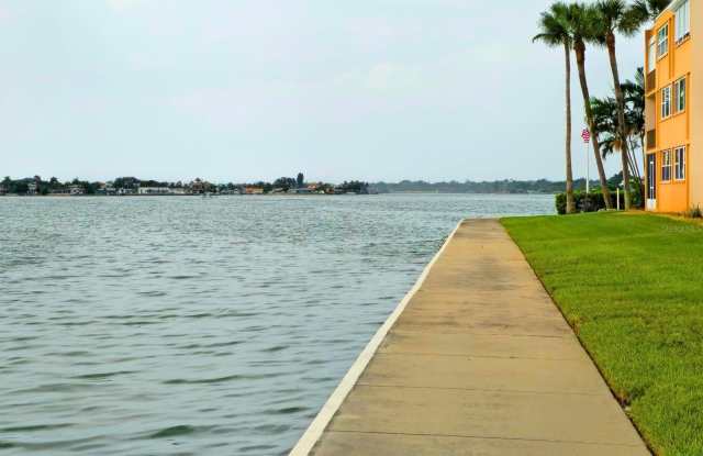 7560 Bay Island Drive South Gallery 4