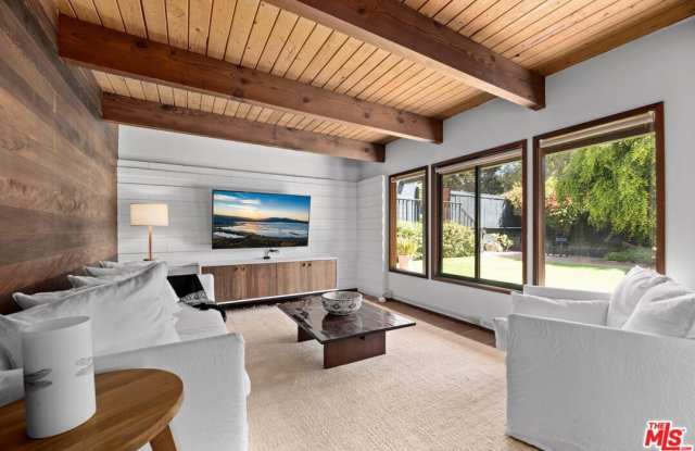 31648 Broad Beach Rd Gallery 4