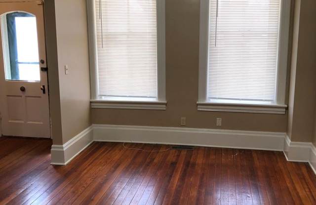 Historic Brick Home, 2 Bed, 1.5 Bath Gallery 2