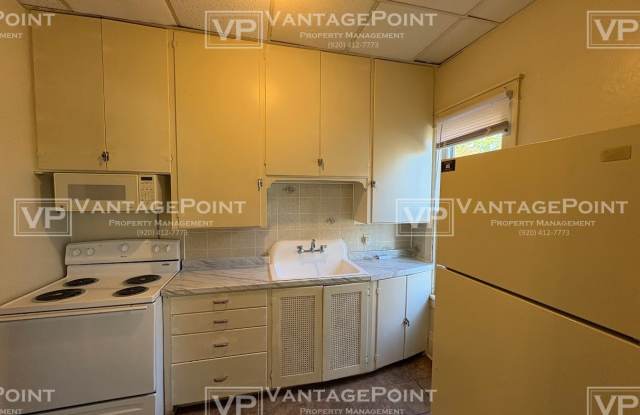 1218 South 16th Street - Lower Front Gallery 3