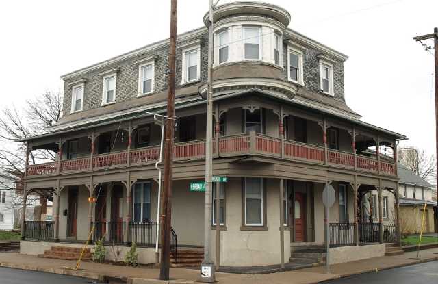 101 E BROAD Street unit: 2 photos photos