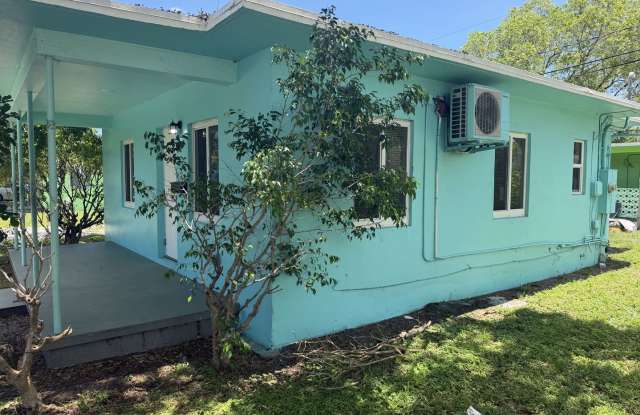 Freshly rehabbed, centrally located 2/1! Gallery 3