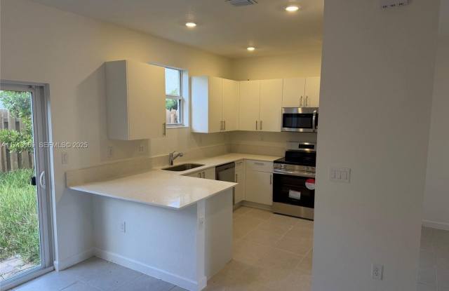 2876 SE 25 Avenue 2876, Homestead, FL 33035 Gallery 4