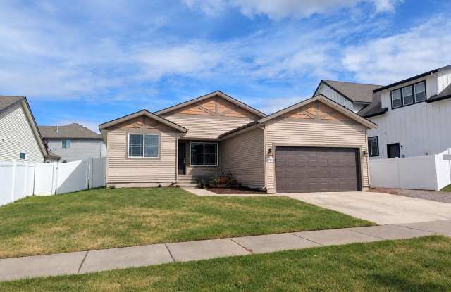 Beautiful single-story 3 bedroom 2 bath home For Rent in Coeur d' Alene! photos photos
