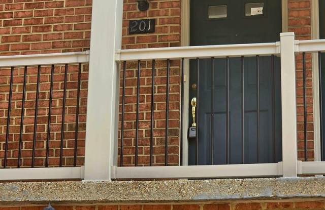 537 20th Street W Unit#201 Gallery 1