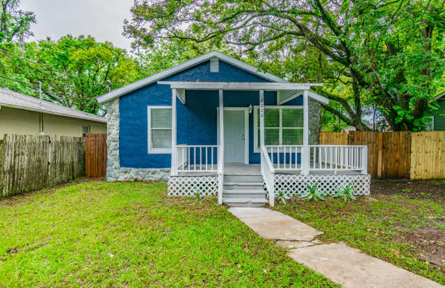 8208 N 17th St - 8208 North 17th Street, Tampa, FL 33604
