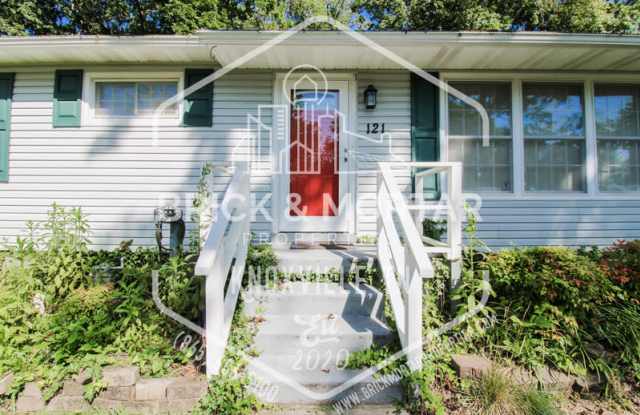 121 East Arrowwood Road Gallery 3