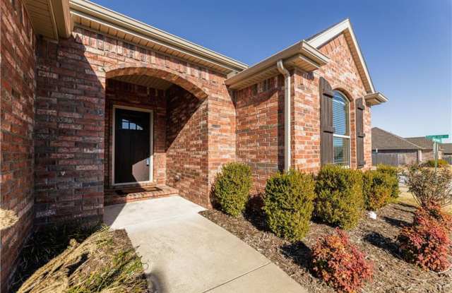 Don’t miss this stunning 3 bed 2 bath home. Schedule your showing today! Gallery 1