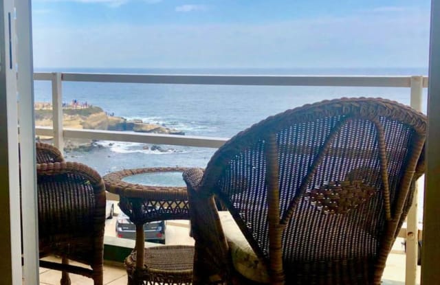 1219 Coast Blvd Unit 3 - 1219 Coast Boulevard, San Diego, CA 92037