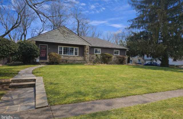 56 CHAPMAN Avenue photos photos