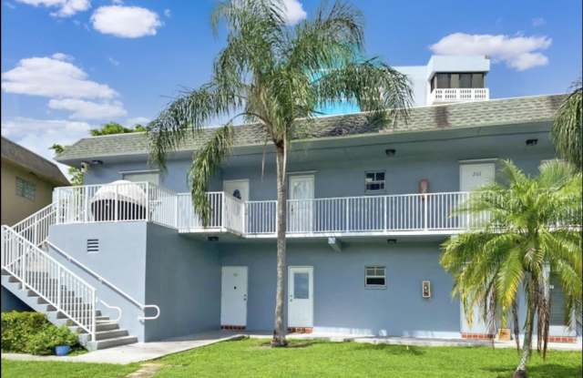 1100 Tallwood Avenue - 1100 Tallwood Avenue, Hollywood, FL 33021