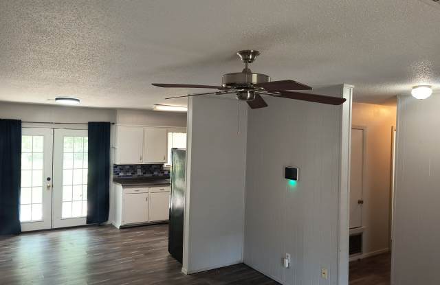 2203 Crestwood Drive Gallery 4
