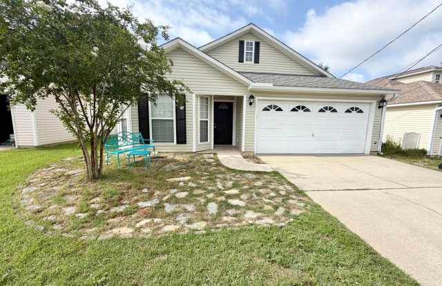 Nice 3 Bedroom Home For Rent - Includes Yard Service! photos photos