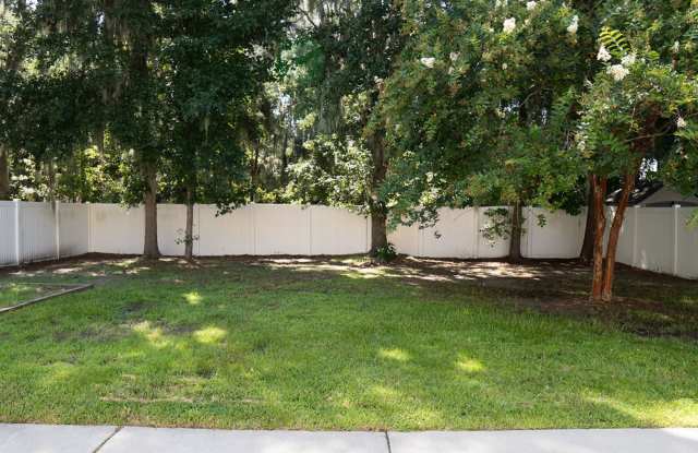 AVAILABLE NOW – Spacious 4-Bedroom Home with Fenced Yard & Pond Views! Gallery 4