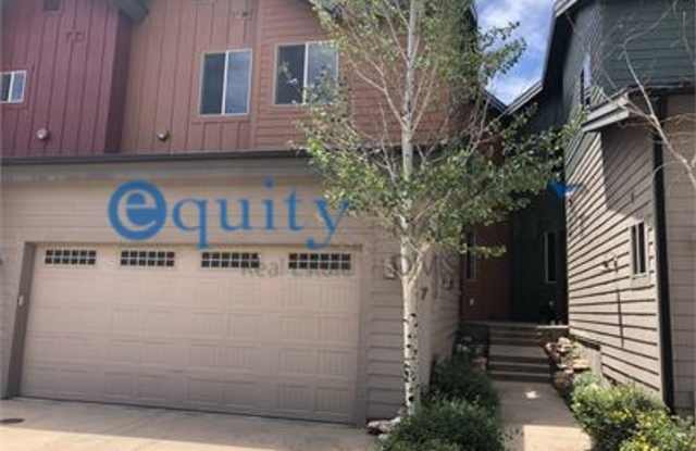 8157 Courtyard Loop - 7 photos photos