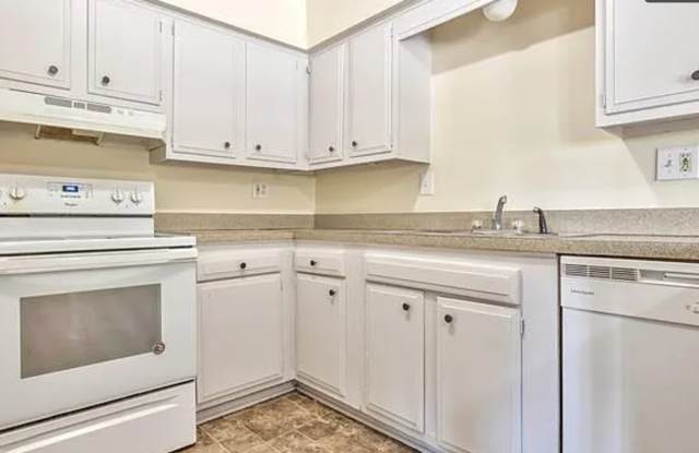 Beautiful Townhome for Rent! - 1218 North 77th Terrace, Kansas City, KS 66112