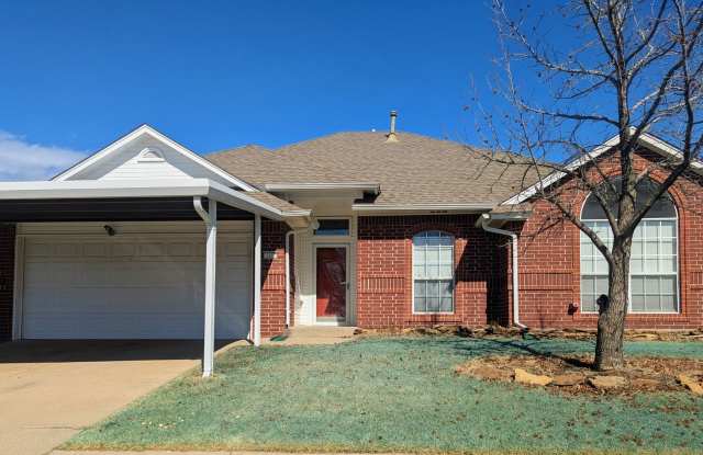 Beautiful 3 Bedroom Home with Study, Fireplace  Fenced Backyard! photos photos