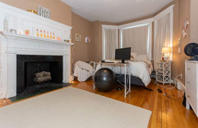 1 Glenville Ave #6-8-4 Gallery 3