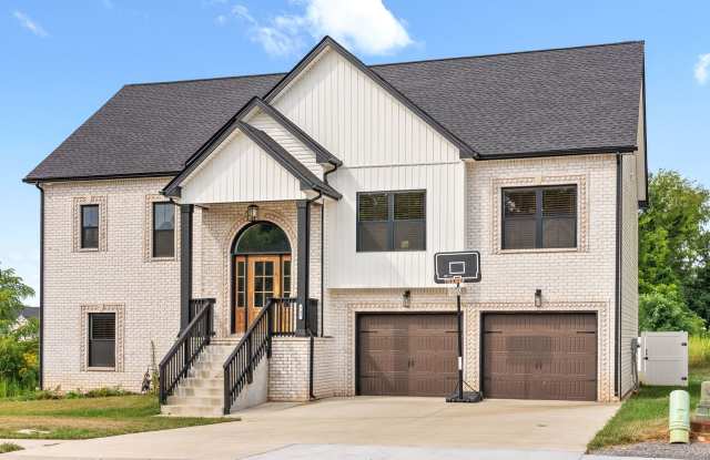 Pet Friendly Five Bedroom! Gallery 4