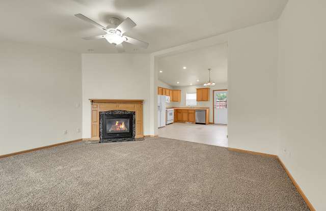 2493 Carriage Dr Gallery 3