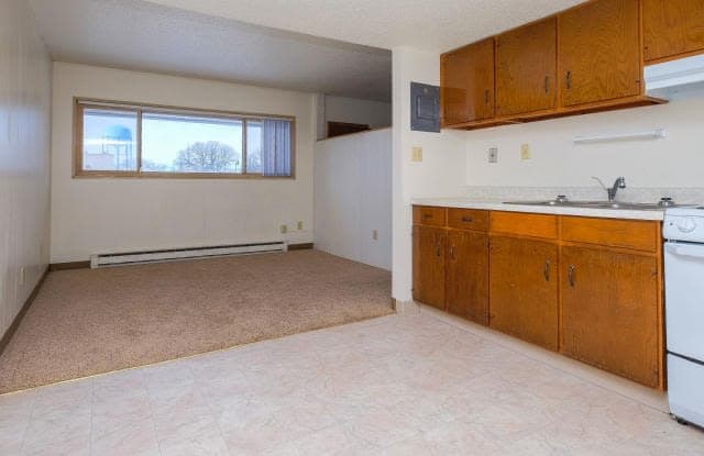 901 10th Ave N - 901 10th Avenue North, Fargo, ND 58102