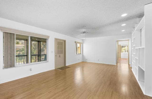 313 Pine Ridge Circle photos photos