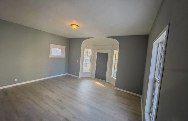 Spacious 3-Bedroom / 1 bathroom home (section 8 approved) Gallery 4