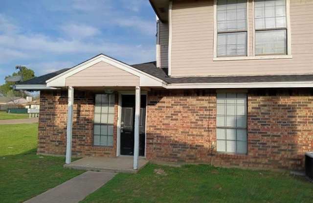107 Peachtree Court - 107 Peachtree Court, Kennedale, TX 76060