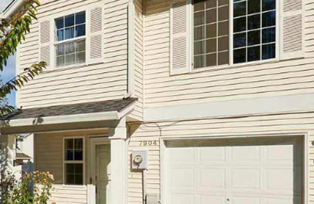 Coming Soon Refreshed 3Bedroom 2Bath Townhome Gallery 1