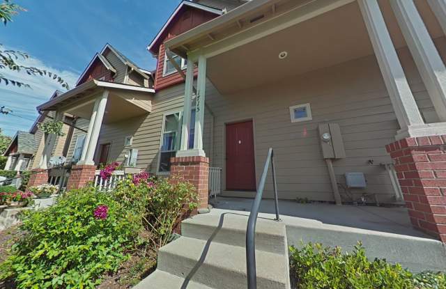 3 Bedroom House ~ Close to Campus photos photos