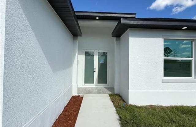 1121 Florence St E lot: 11 Gallery 4