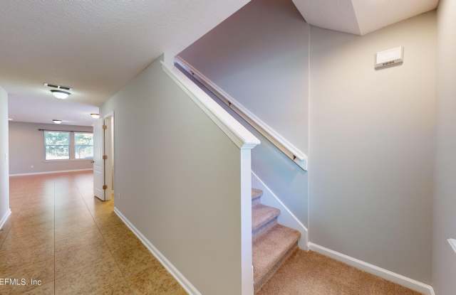 464 WALNUT Drive Gallery 2
