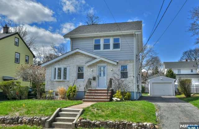 1172 Katherine Street photos photos