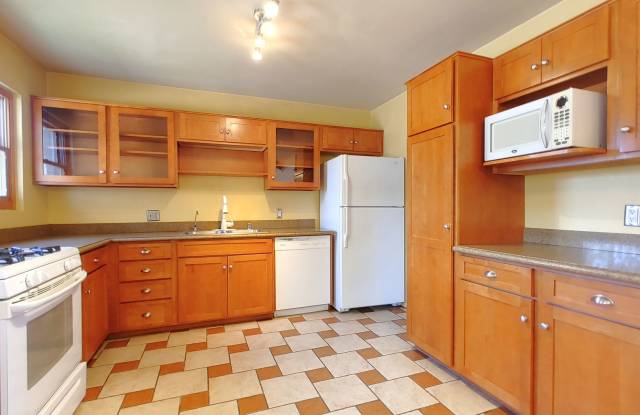 Quaint 3 Bedroom 2 Bathroom Home In The NE! Gallery 4