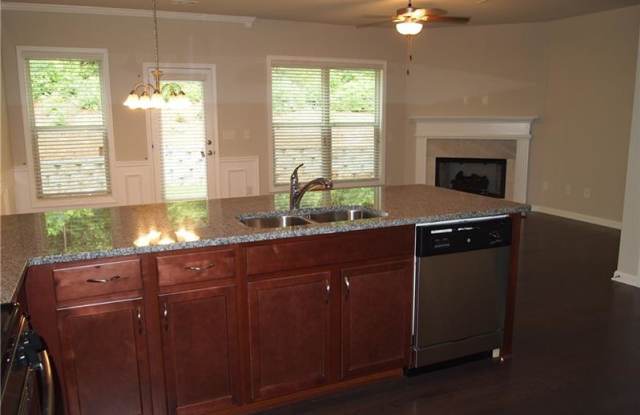 2462 Norwood Park Crossing Gallery 2
