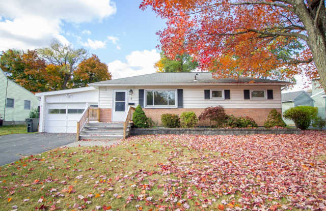 3 BD 1 BA South Colonie Schools photos photos