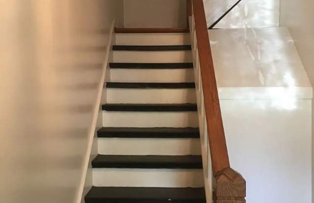 1117 N 10th Street Gallery 3
