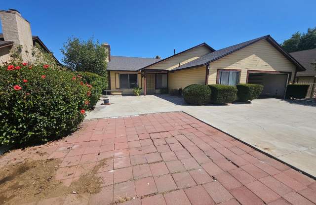 Single story home in Riverside Airport Neighborhood photos photos