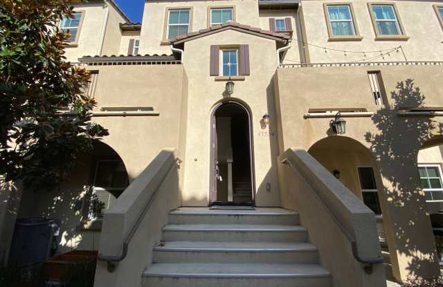*Special*Stunning 3 Bedroom 3.5 Bathroom Townhome in St. Cloud Community photos photos