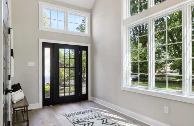 1110 W VALLEY Road Gallery 4