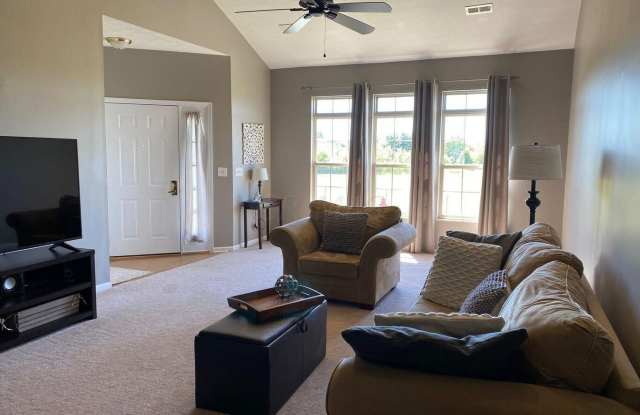 122 Maple Leaf Drive Gallery 3