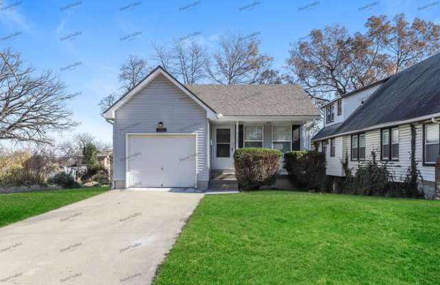 3225 Spruce Avenue - 3225 Spruce Avenue, Kansas City, MO 64128